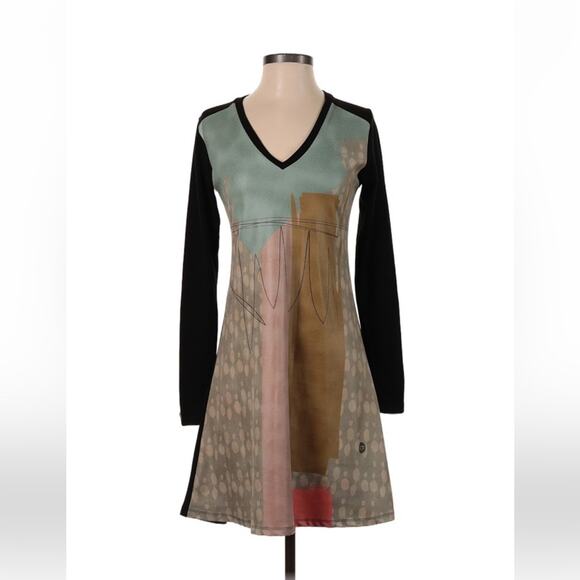 Volt Design long sleeved a line art dress, size 1 Taille or small - Picture 1 of 9
